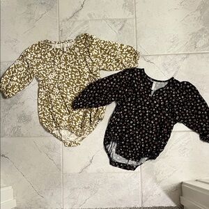 Set of long sleeve bubble rompers